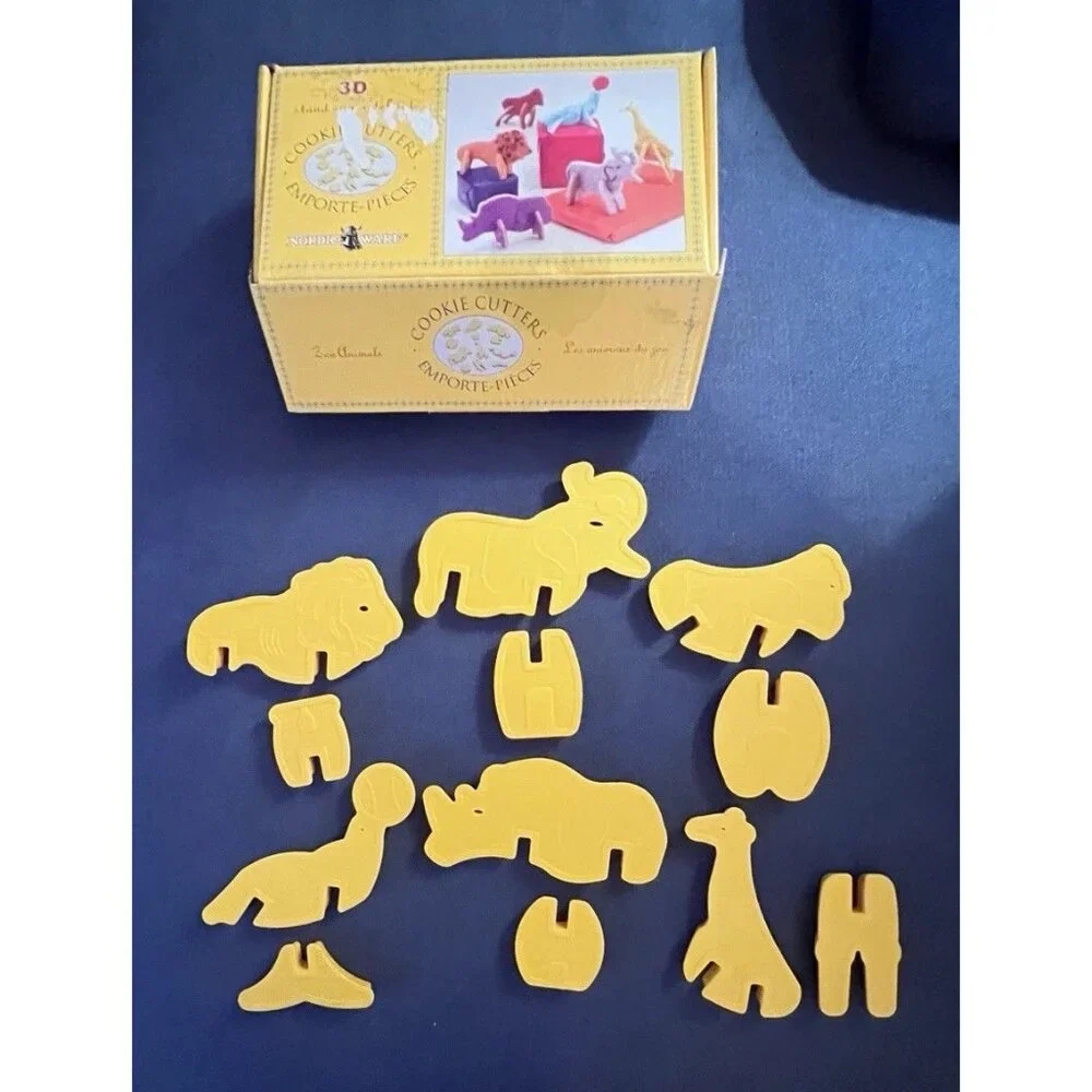 Nordic Ware 3-D COOKIE CUTTERS Stand Up Zoo Animals Made In USA New in Open Box